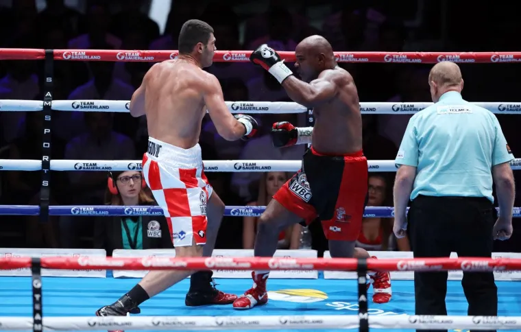 HRGOVIĆ JE NOVI WBC PRVAK: Nokautom protiv Mansoura uzeo prvi pojas u karijeri