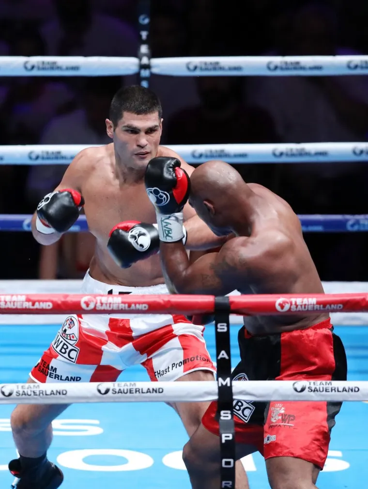 HRGOVIĆ JE NOVI WBC PRVAK: Nokautom protiv Mansoura uzeo prvi pojas u karijeri