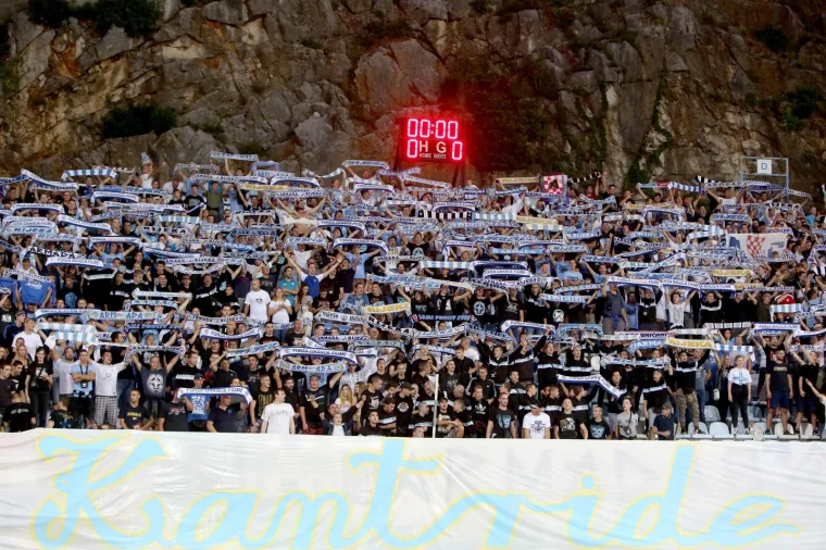 ARMADA ORGANIZIRALA SPEKTAKL NA KANTRIDI: S Mariborom proslavili povratak stadionu