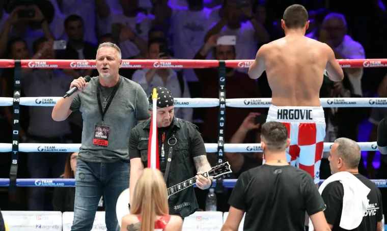 Fight night Zagreb, borba za WBC internacionalni pojas u te&scaron;koj kategoriji na 12 rundi: Filip Hrgović (CRO) &ndash; Amir Mansour (USA). Hrgović je u&scaron;ao u ring uz taktove pjesme 'Geni kameni' Marka Perkovića Thompsona.