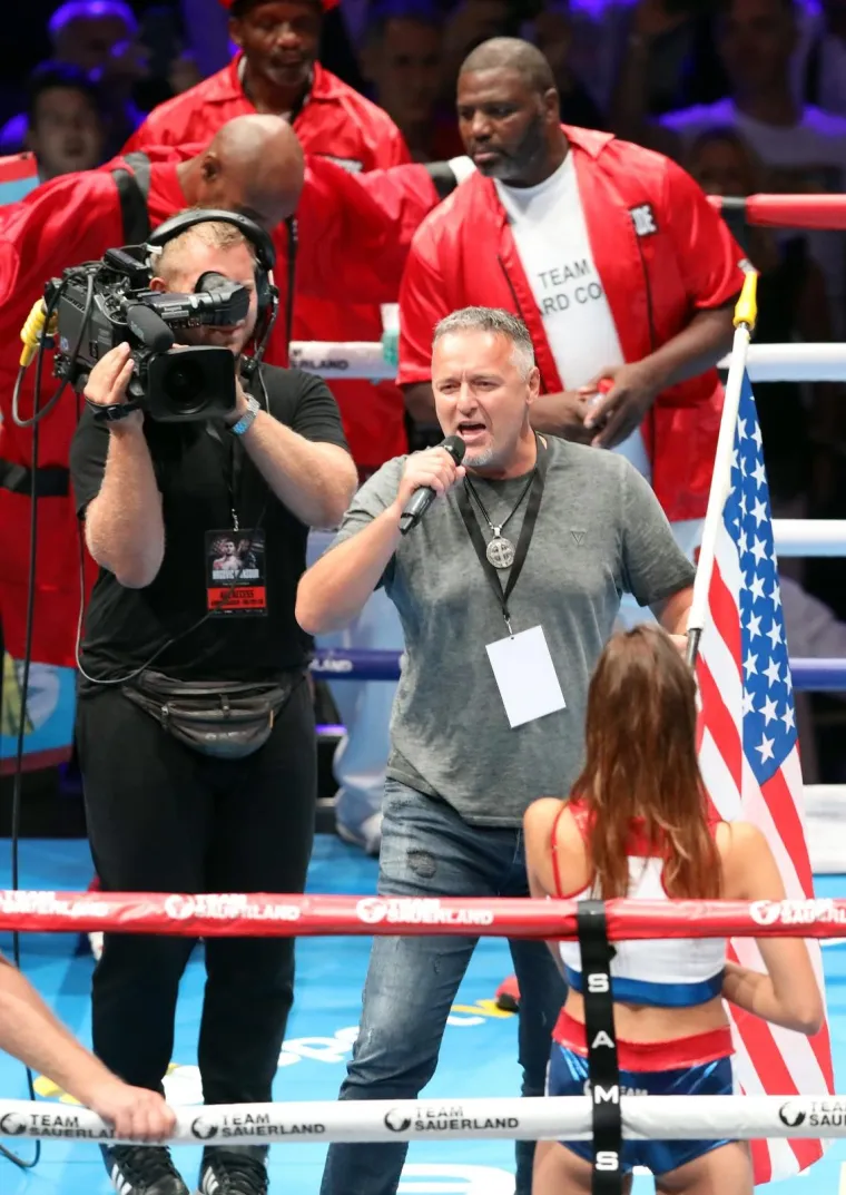 EL ANIMALU SE ISPUNILA NAJVEĆA ŽELJA: Hrgović uz Thompsonove 'Gene kamene' u&scaron;ao u ring u krcatoj Areni