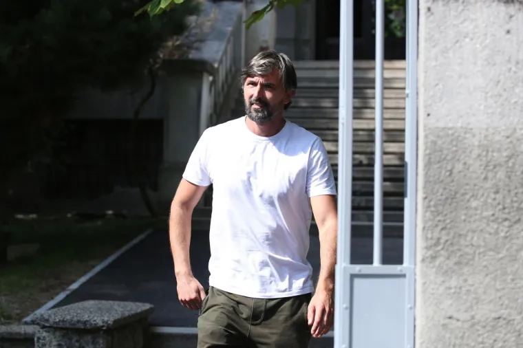 GORAN IVANI&Scaron;EVIĆ POSJETIO SUPRUGU I SINA U BOLNICI: Ponosni otac snimljen kako izlazi iz Petrove