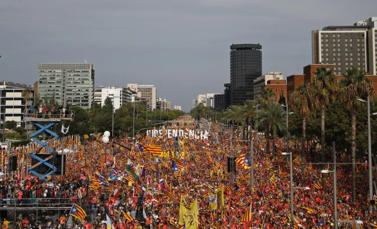 Milijun Katalonaca na ulicama Barcelone slavi nacionalni praznik
