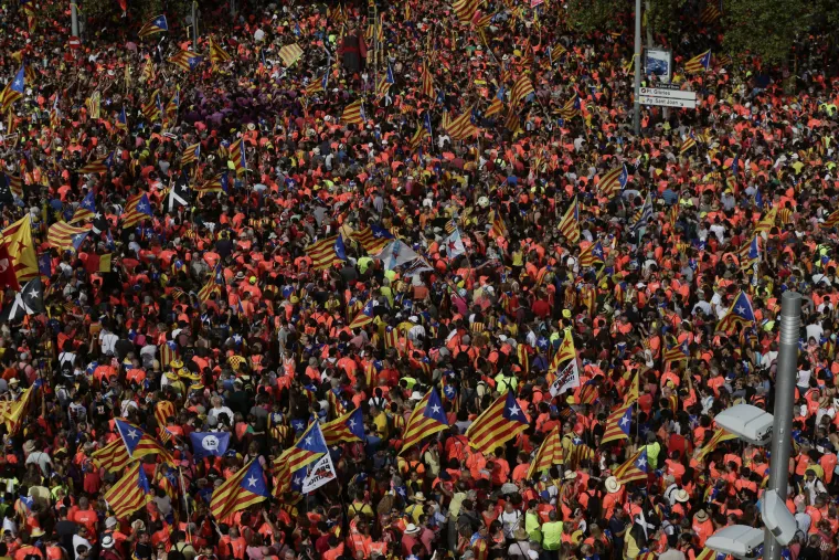 Milijun Katalonaca na ulicama Barcelone slavi nacionalni praznik