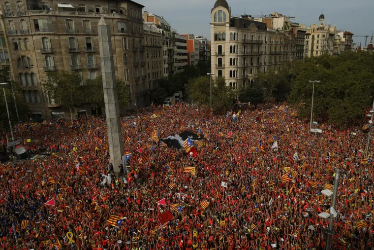 Milijun Katalonaca na ulicama Barcelone slavi nacionalni praznik