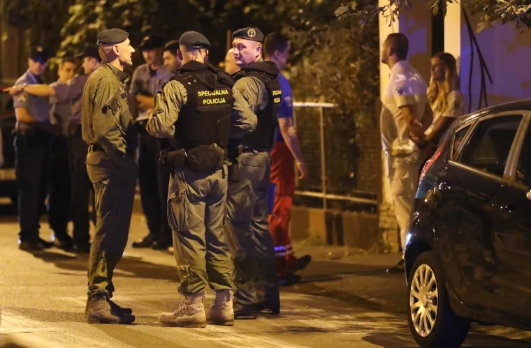 FIZIČKI I ORUŽANI OBRAČUN NA VUKOMERCU: Policija obavlja očevid