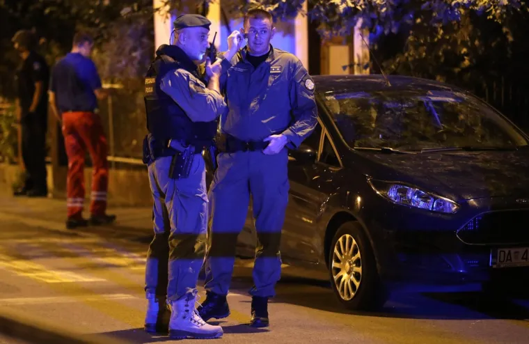 FIZIČKI I ORUŽANI OBRAČUN NA VUKOMERCU: Policija obavlja očevid