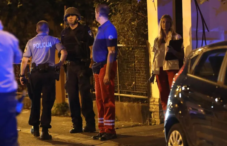 U Poreckoj ulici u gradskoj cetvrti Vukomerec u Zagrebu oko 19 sati doslo je do pucnjave. Policijski ocevid je u tijeku.