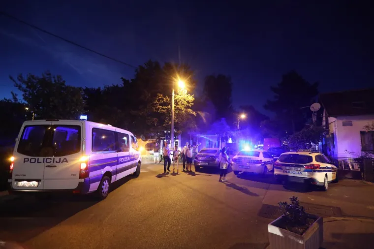 U Porečkoj ulici u gradskoj četvrti Vukomerec oko 19 sati do&scaron;lo je do pucnjave. Policijski očevid je u tijeku.