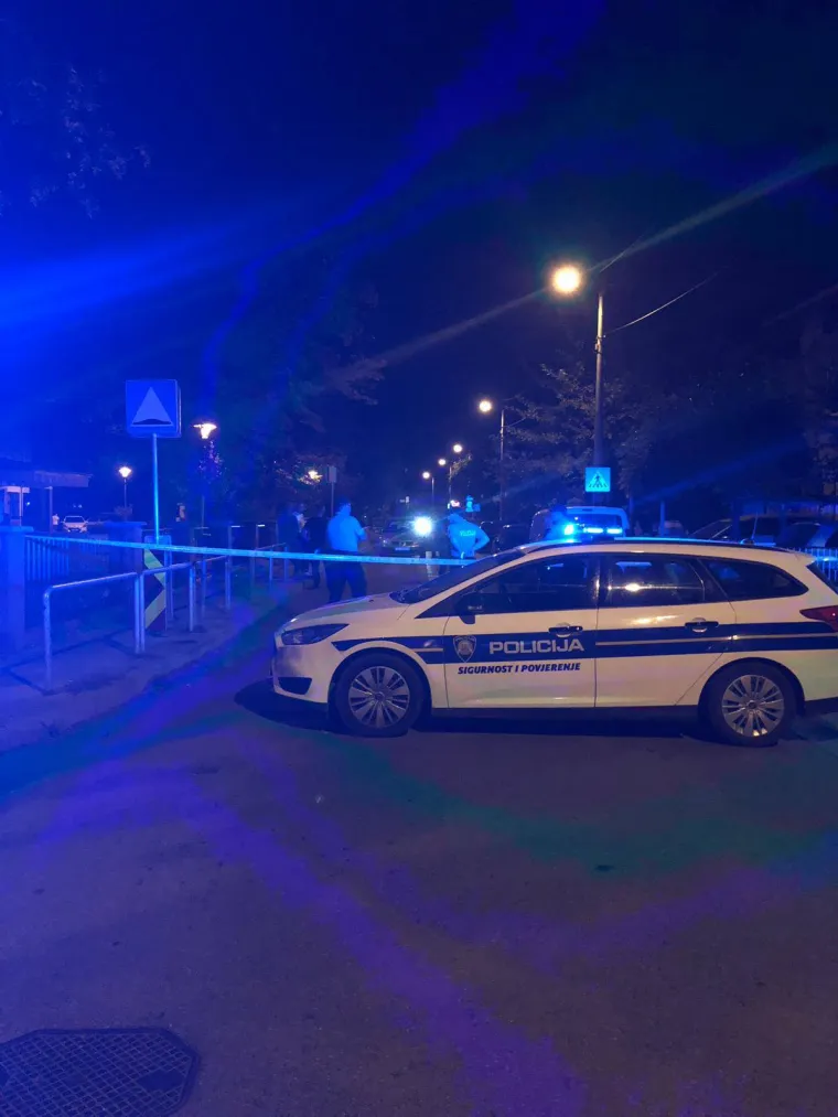 Pucnjava na Vukomercu, ranjene dvije osobe: 'Čula sam rafale, auti su kao &scaron;vicarski sir, djeca su zabarikadirana u &scaron;koli'