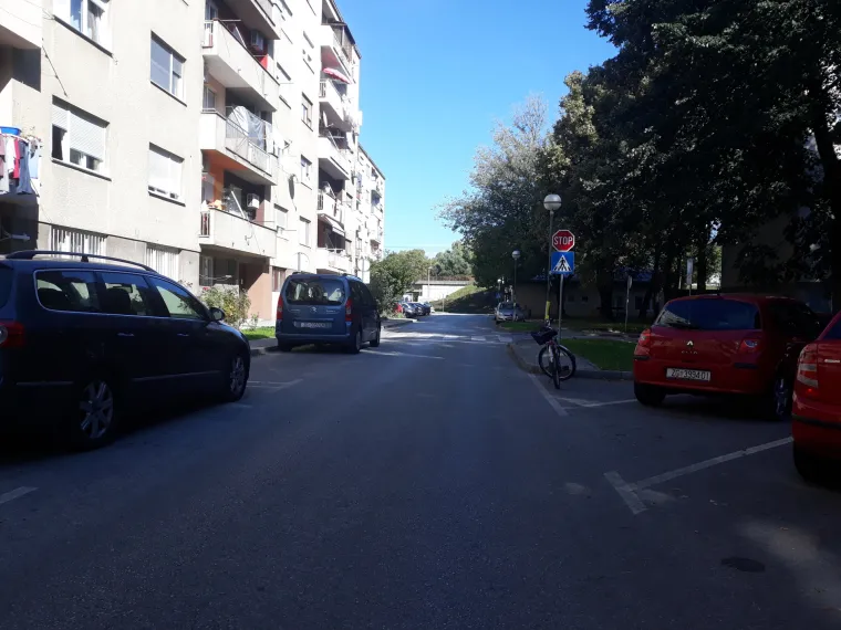 Izlaz s Nehruovog prema Trnskom
