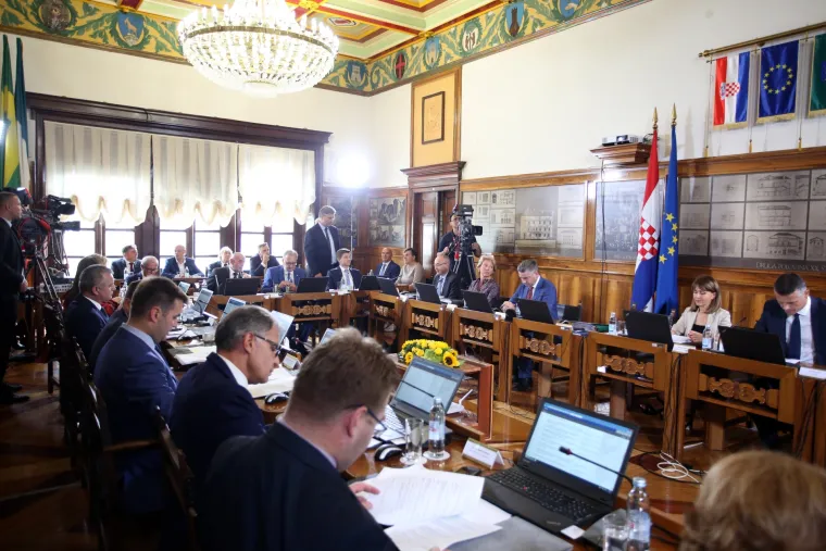 Pula: Na sjednici Vlade u Gradskoj vijećnici razmatralo se stanje u brodogradili&scaron;tima