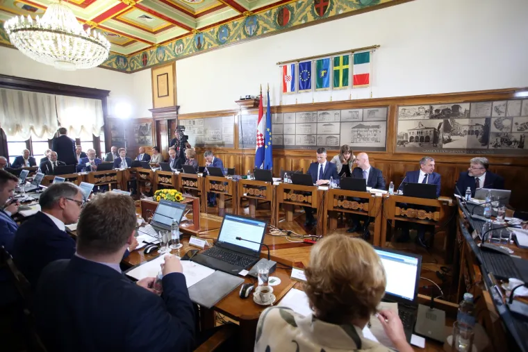 Pula: Na sjednici Vlade u Gradskoj vijećnici razmatralo se stanje u brodogradili&scaron;tima