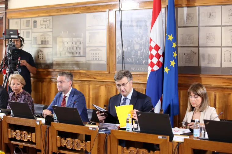 Pula: Na sjednici Vlade u Gradskoj vijećnici razmatralo se stanje u brodogradili&scaron;tima