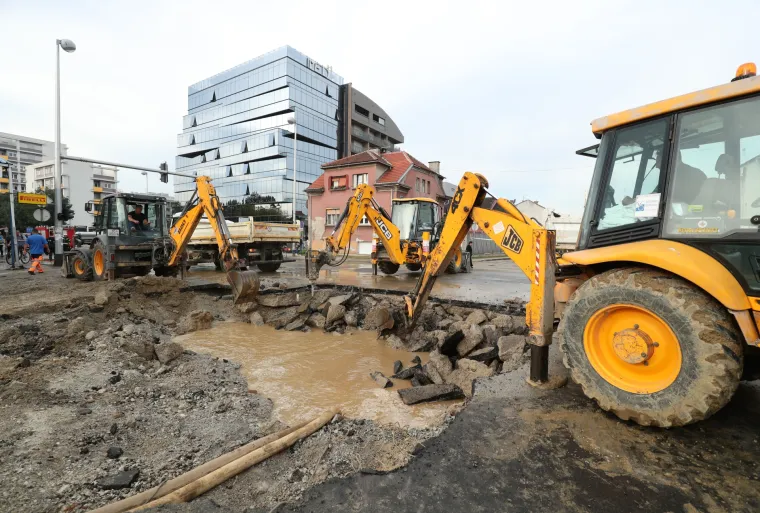 Puknuće vodovodne cijevi, Zagreb