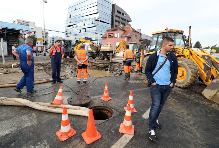 Puknuće vodovodne cijevi, Zagreb