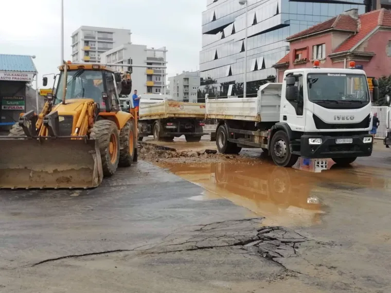 Puknuće vodovodne cijevi, Zagreb