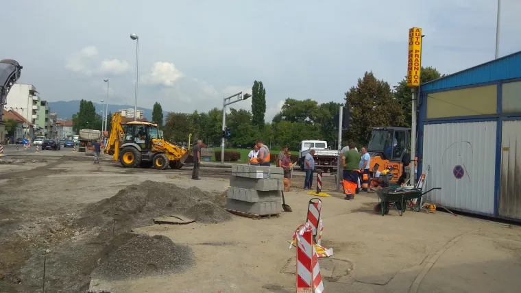 Puknuće cjevovoda je sanirano: Radovi na Selskoj i Krapinskoj cesti još traju
