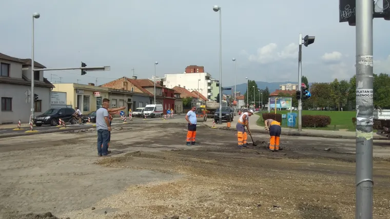 Puknuće cjevovoda je sanirano: Radovi na Selskoj i Krapinskoj cesti još traju