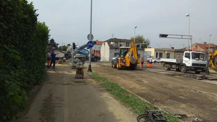 Puknuće cjevovoda je sanirano: Radovi na Selskoj i Krapinskoj cesti jo&scaron; traju