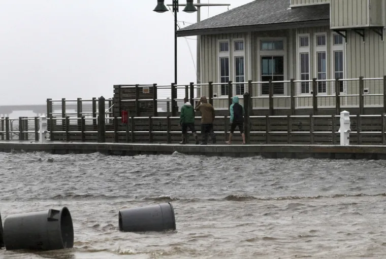 'Povijesni' uragan  Florence je stigao: U opasnosti 10 milijuna ljudi