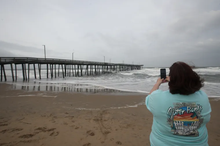 'Povijesni' uragan  Florence je stigao: U opasnosti 10 milijuna ljudi