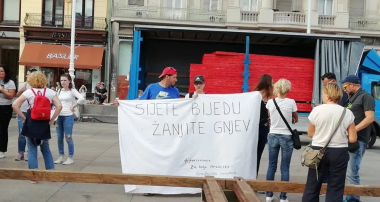 U centru Zagreba 'sveopći narodni ustanak': Pojavilo se tek nekoliko ljudi