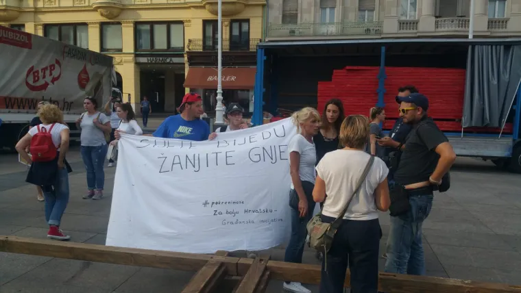 U centru Zagreba 'sveopći narodni ustanak': Pojavilo se tek nekoliko ljudi