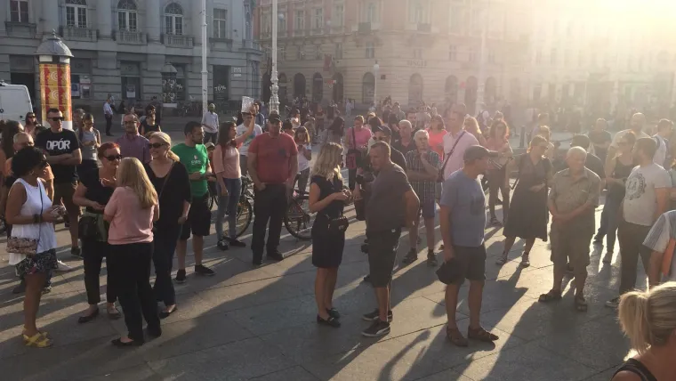 U centru Zagreba 'sveopći narodni ustanak': Pojavilo se tek nekoliko ljudi