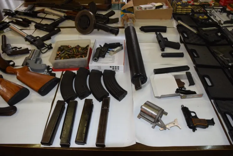 Velika zapljena: Policija prona&scaron;la veliku količinu oružja i 6.125 komada raznog streljiva