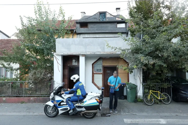 VUKOMEREC POD POLICIJSKOM OPSADOM: Pavle Kalinić se obračunao s jednim od prosvjednika