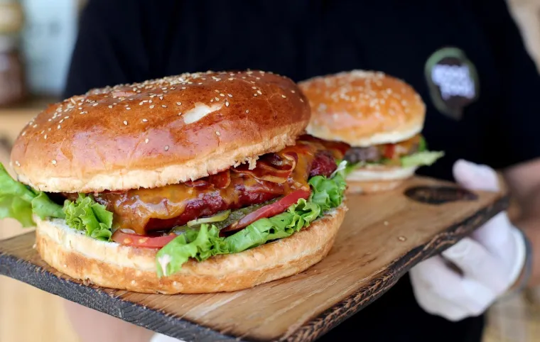 Počele burgerske čarolije, uz čarobne miomirise i neiozostavno druženje