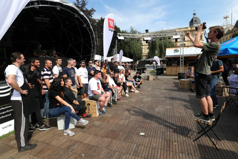 Počele burgerske čarolije, uz čarobne miomirise i neiozostavno druženje