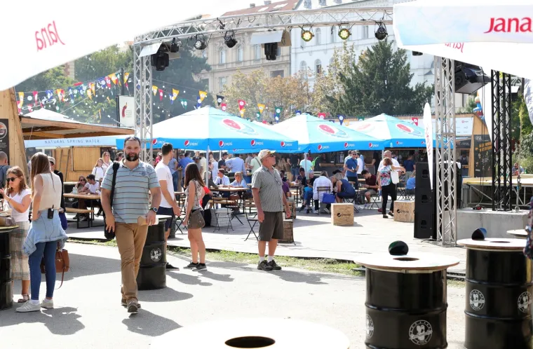Počele burgerske čarolije, uz čarobne miomirise i neiozostavno druženje