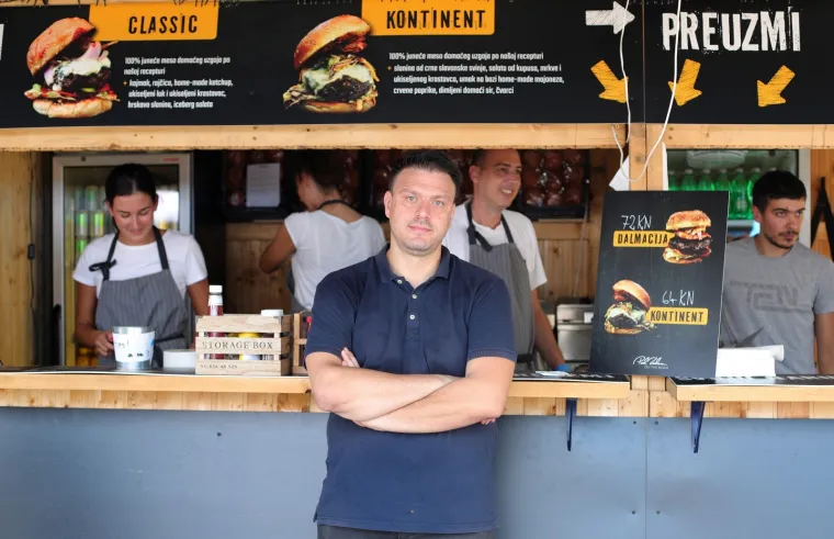 Počele burgerske čarolije, uz čarobne miomirise i neiozostavno druženje