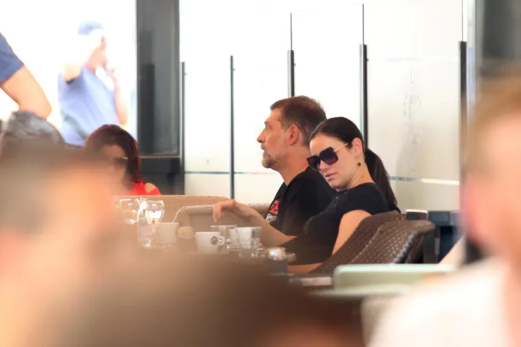 SLAVEN BILIĆ TRUDNU ZARUČNICU IZVEO NA ŠPICU: Na kavi im se pridružili i drugi nogometni velikani