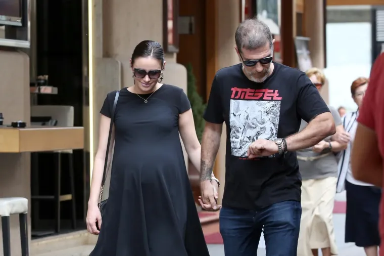 14.09.2018., Zagreb - Slaven Bilic i njegova zarucnica Ivana Djeldum posjetili prijatelje u kaficu Buldog u Bogovicevoj ulici i zaputili se prema Cvjetnom trgu. 
Photo: Luka Stanzl/PIXSELL