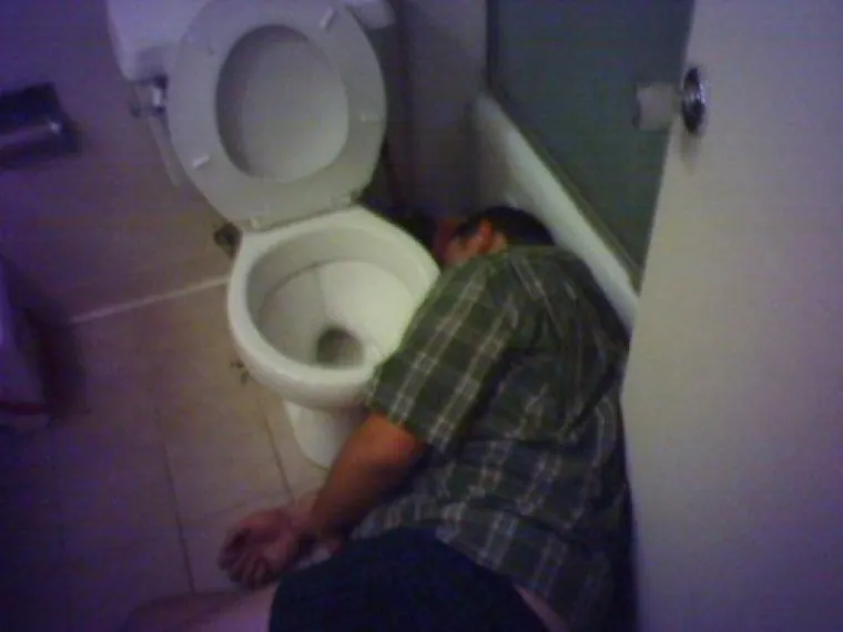 KAD TULUM ESKALIRA: Urnebesne fotografije ekipe koja se napila kao da sutra ne postoji