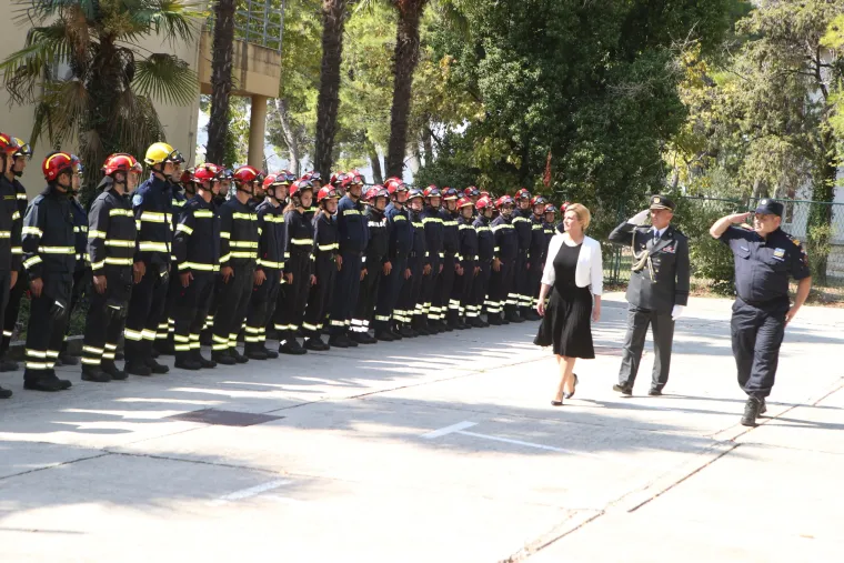 Predsjednica posjetila Operativno vatrogasno zapovjedni&scaron;tvo u Divuljama
