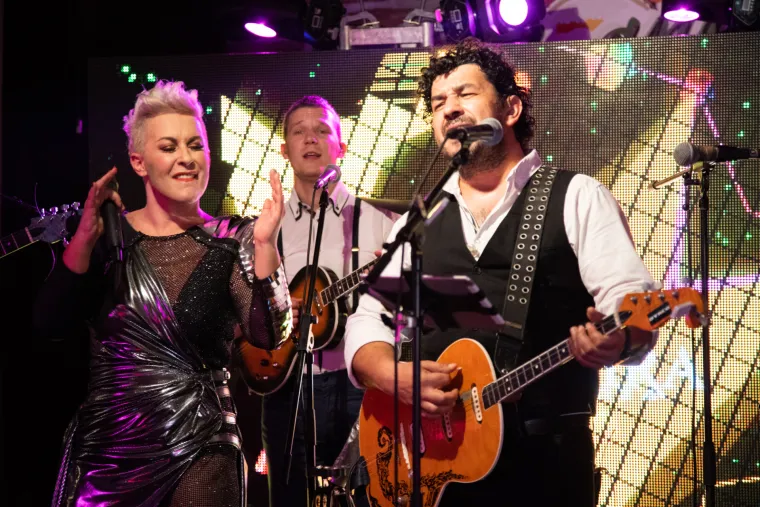 NA INDIRINOM ROĐENDANU BILE MNOGE POZNATE FACE: Pjevačica predstavila album, evo tko je sve do&scaron;ao čestitati