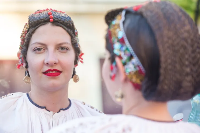 Etno frizure iz različitih zemalja prava su umjetnost