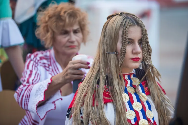 Etno frizure iz različitih zemalja prava su umjetnost