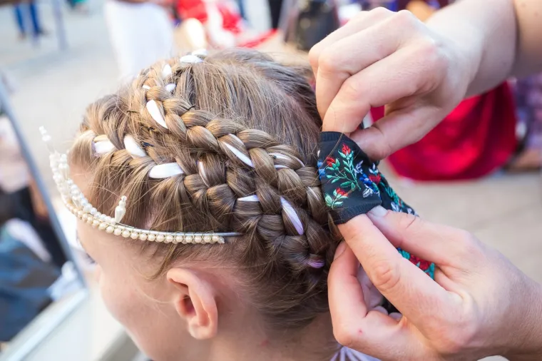 Etno frizure iz različitih zemalja prava su umjetnost