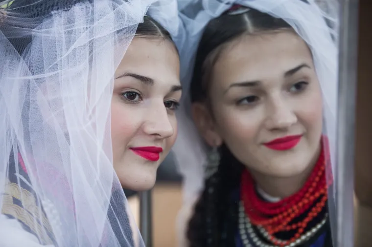 Etno frizure iz različitih zemalja prava su umjetnost