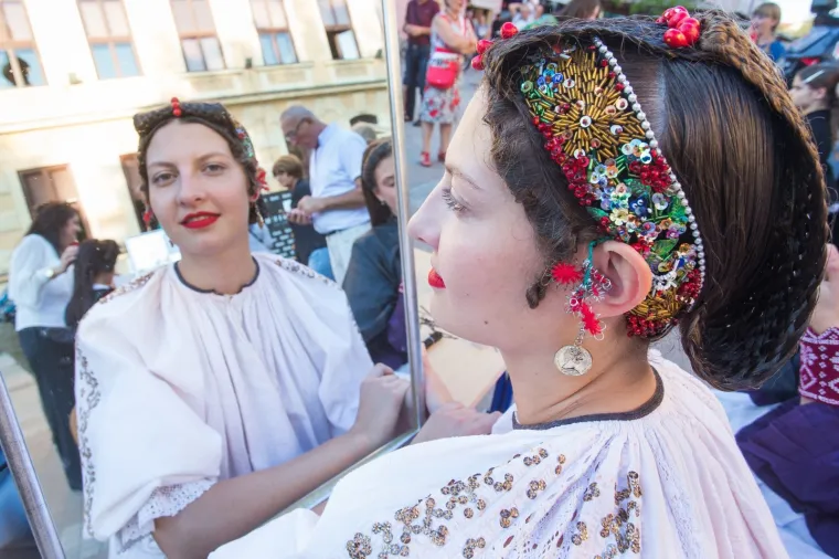 Etno frizure iz različitih zemalja prava su umjetnost