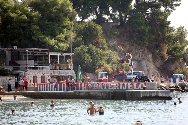 Ru&scaron;enje terase u Splitu