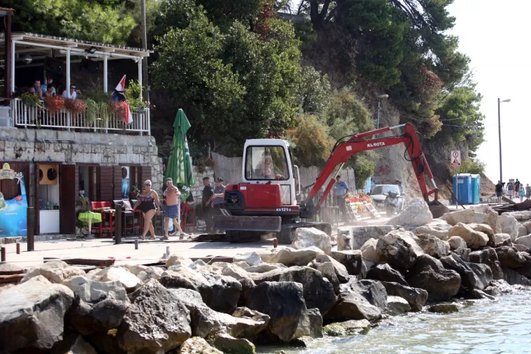 Ru&scaron;enje terase u Splitu