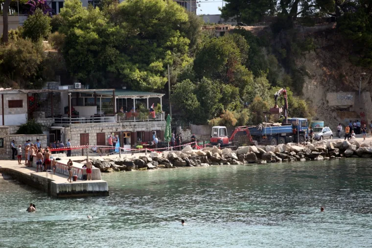 Ru&scaron;enje terase u Splitu