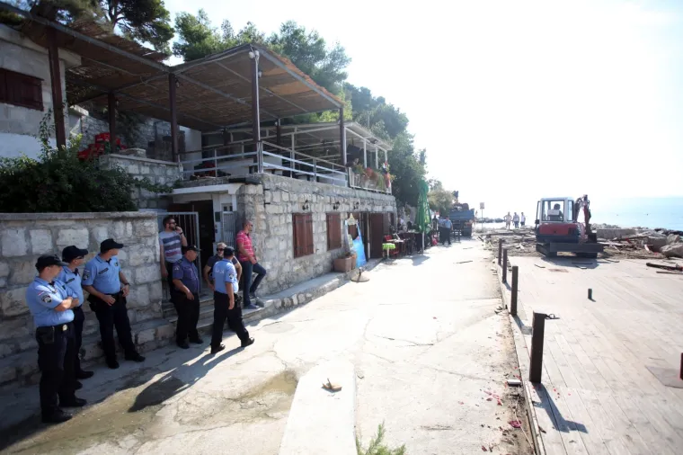 Ru&scaron;enje terase u Splitu