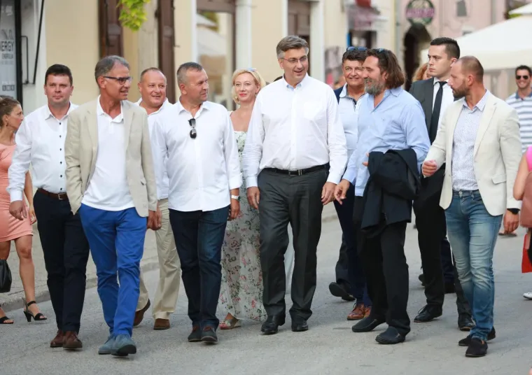 Hrvatice i Hrvati izabrali najzgodnijeg premijera: Evo kako ste glasali u na&scaron;oj anketi